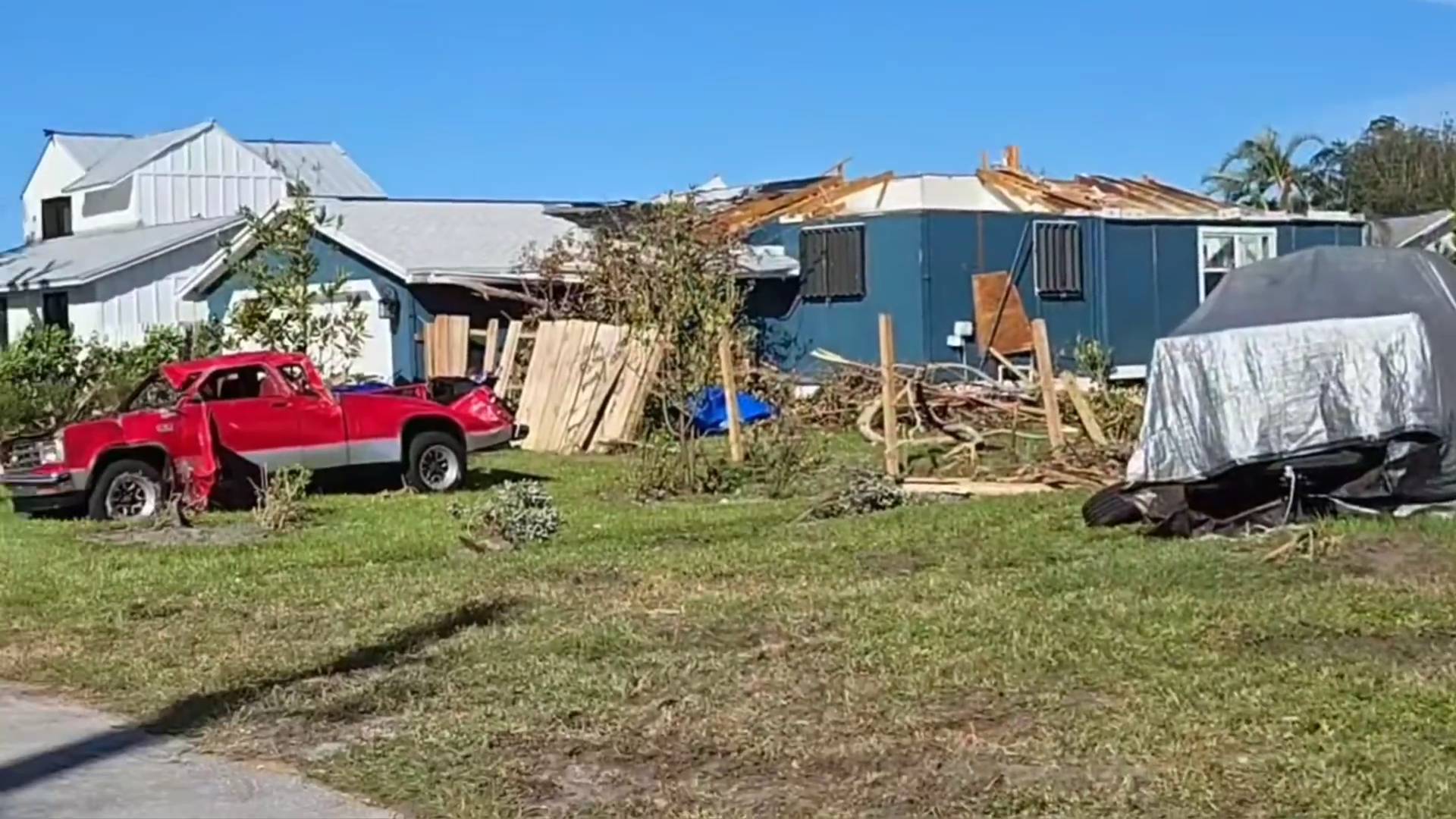 Unexpected tornado devastates Florida without weather alert