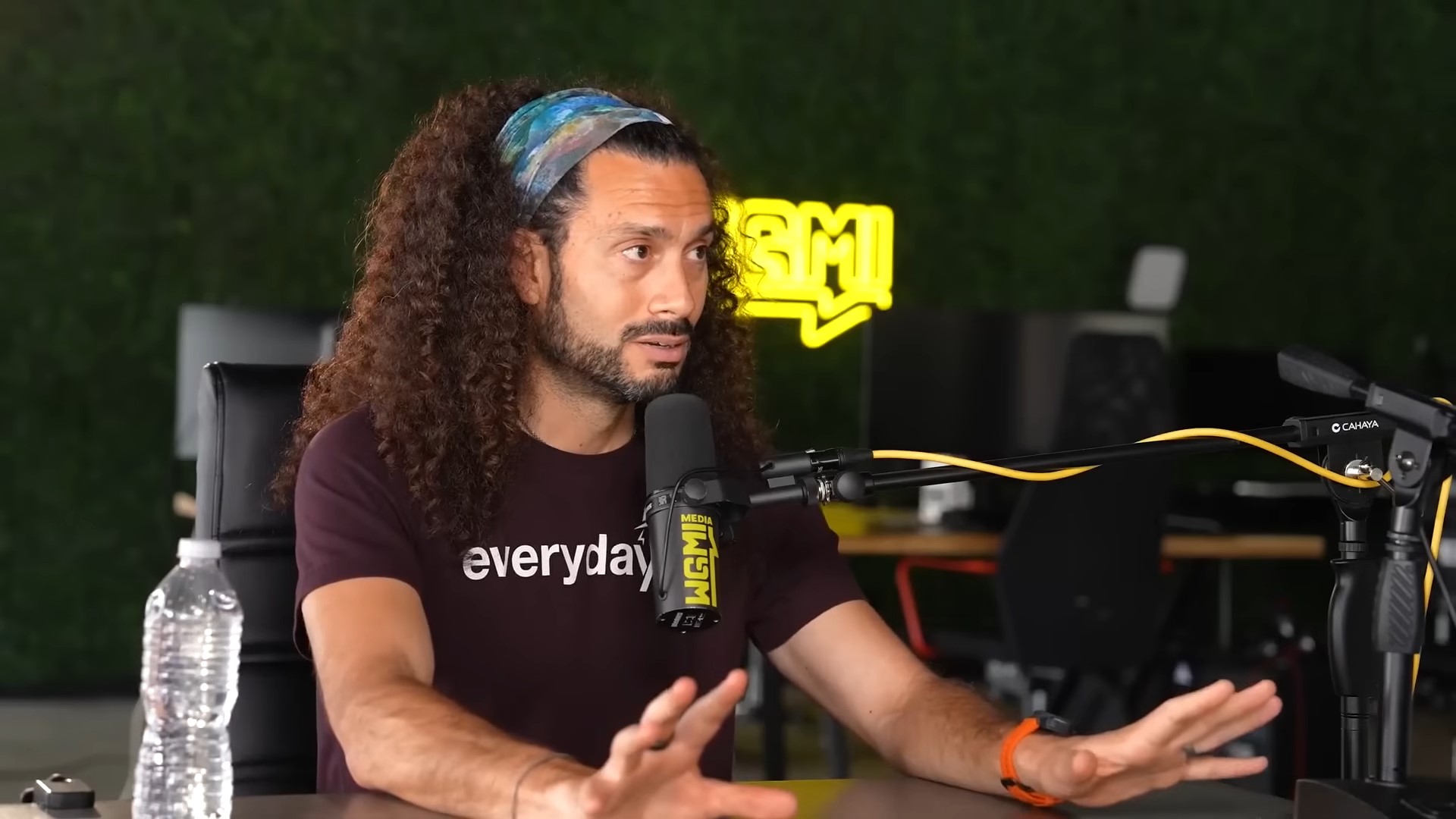 Intelligence veteran reveals how the 2 percent control the 98 percent living in illusion