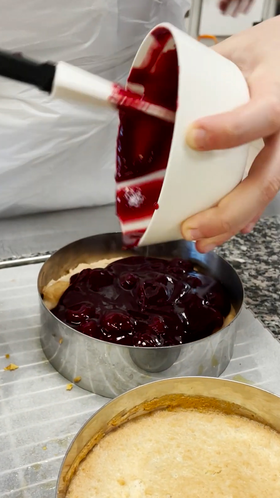 Advanced techniques for multi layered French cakes