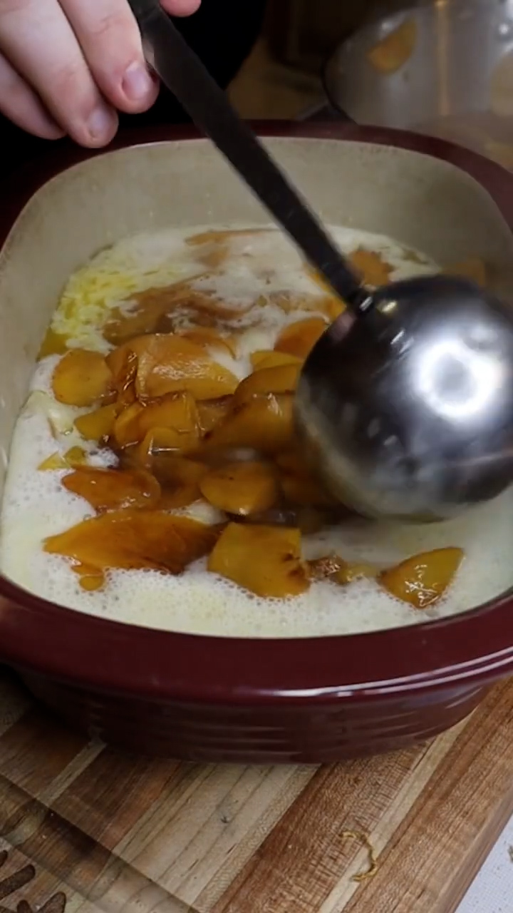 Peach cobbler dessert teaser