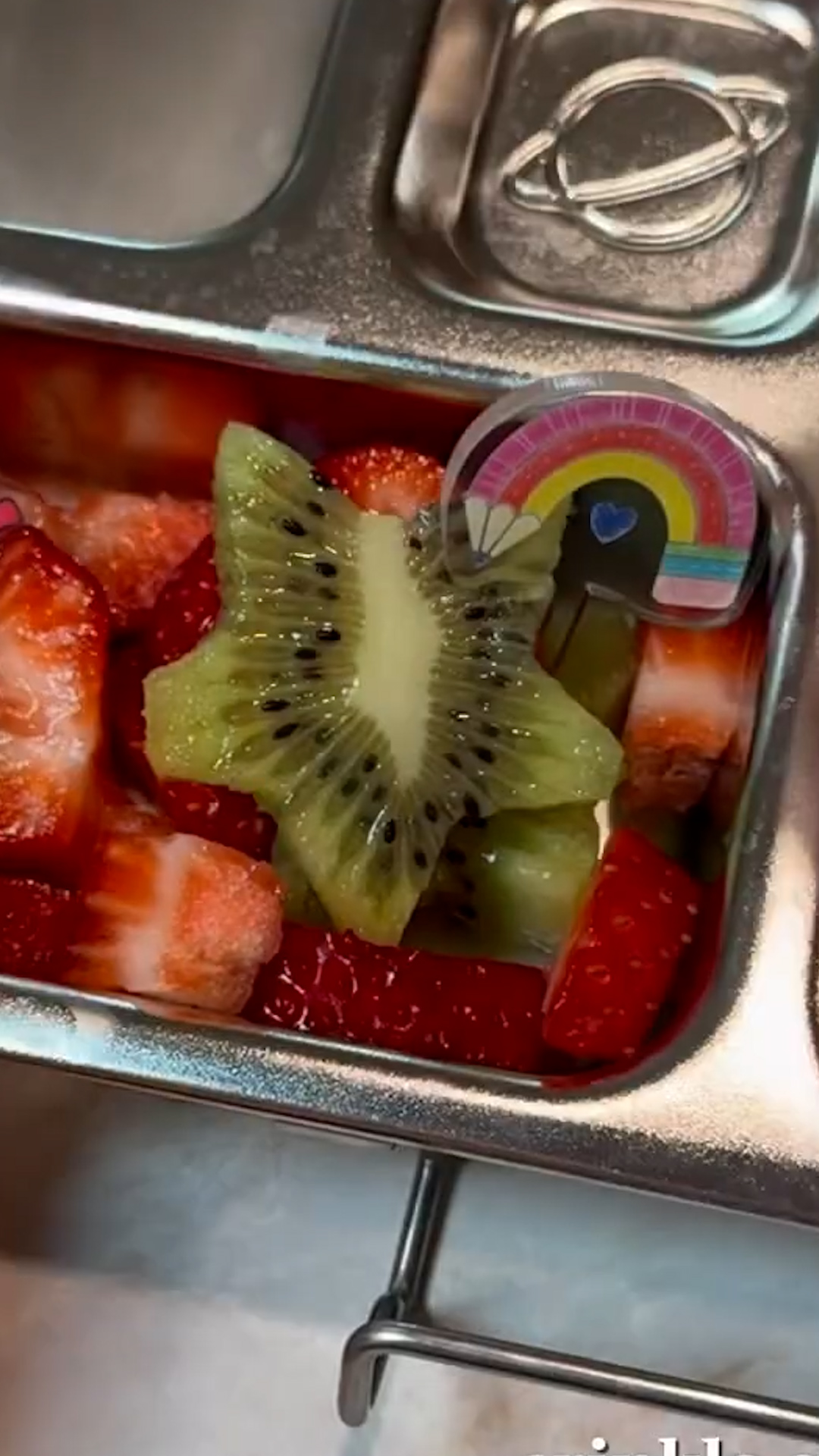 Creative school lunch featuring nutrition and fun perfect for school days (2)
