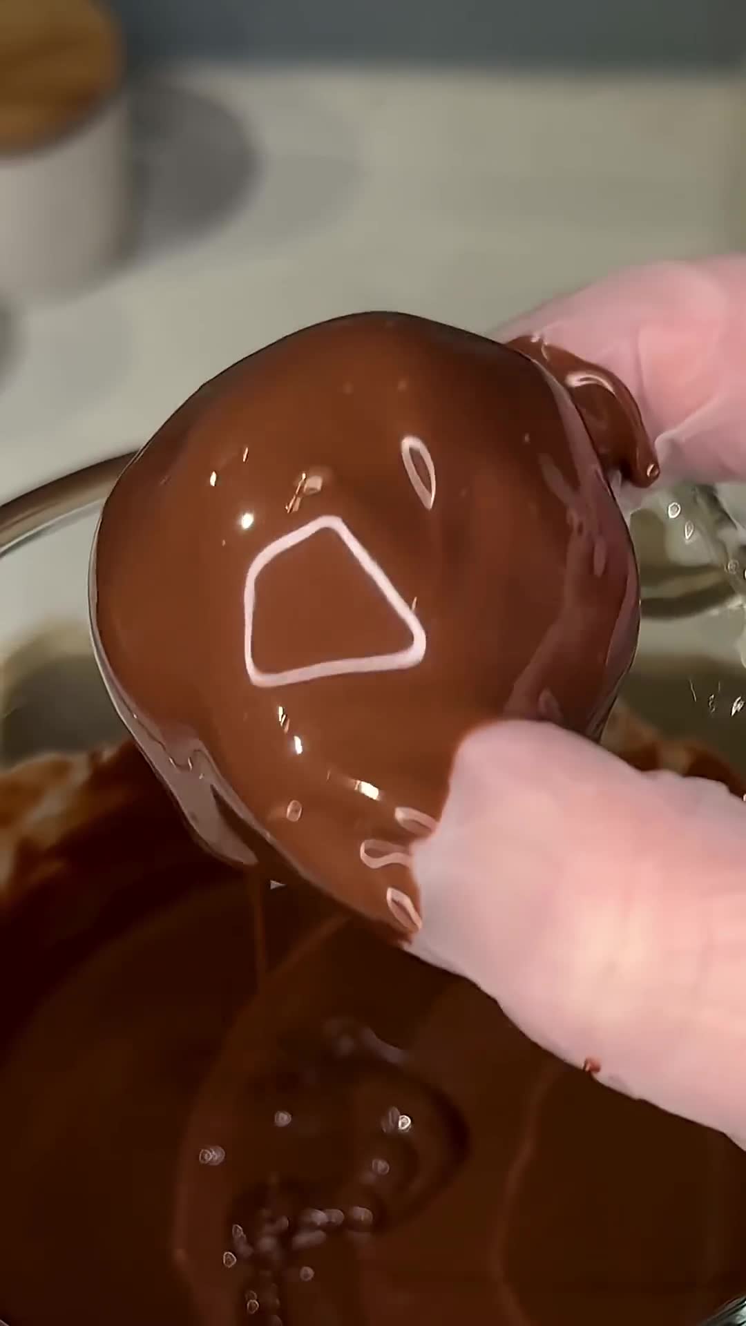 Bite-sized balls recreate that crunchy Butterfinger taste at home