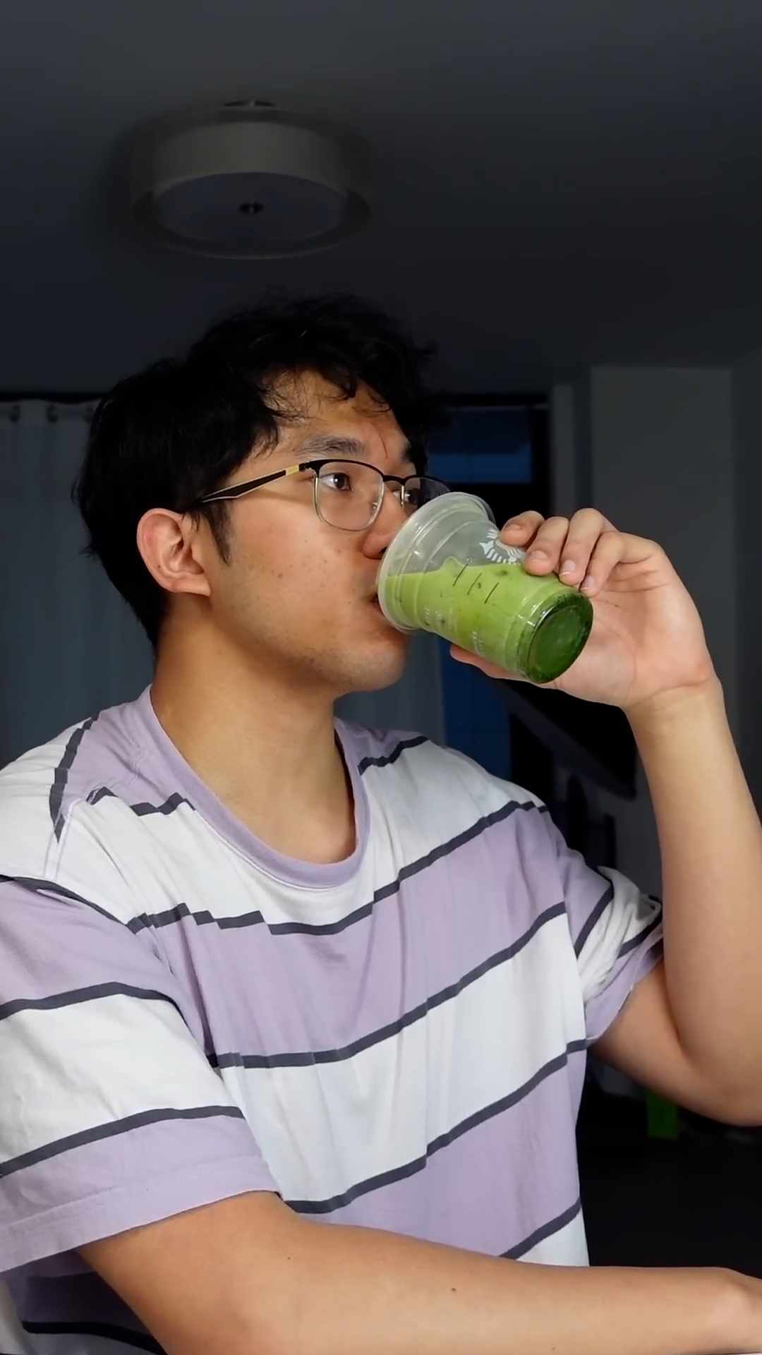 Making iced matcha latte at home for one eighth of Starbucks prices