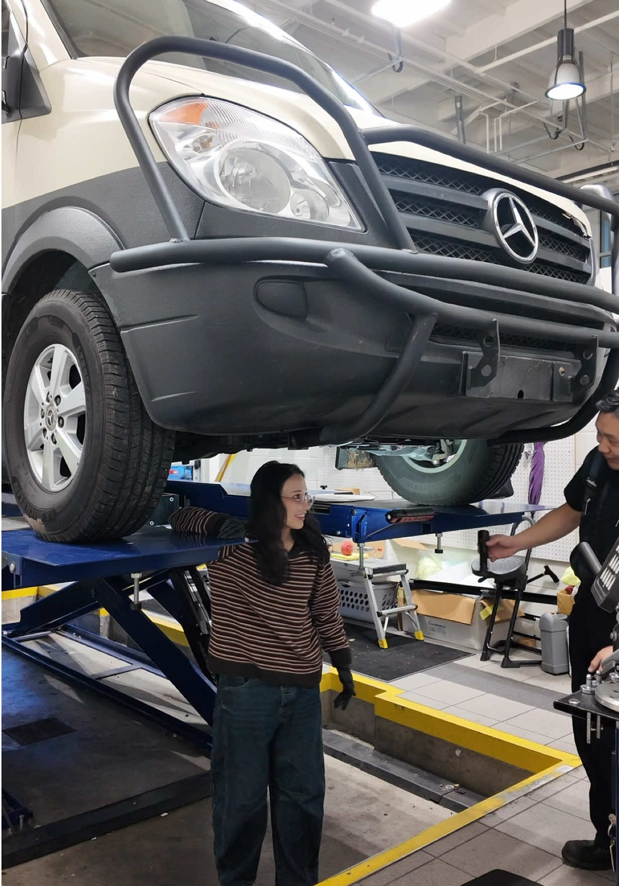 Putting my newly bought Sprinter van up on the lift for a full inspection