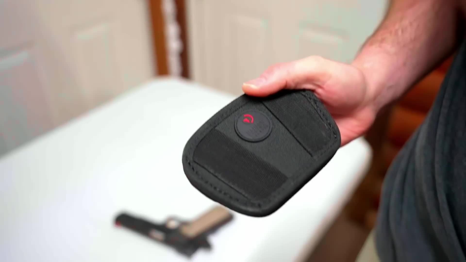 The holster that disappears under a t-shirt without printing all day