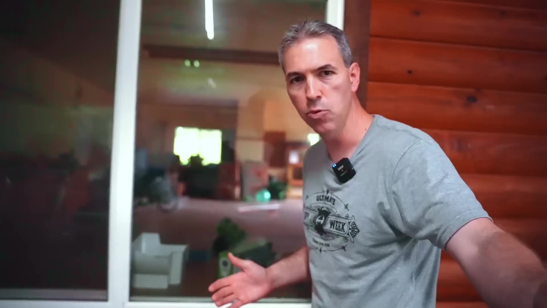 What the warning signs of a predator look like before an attack happens