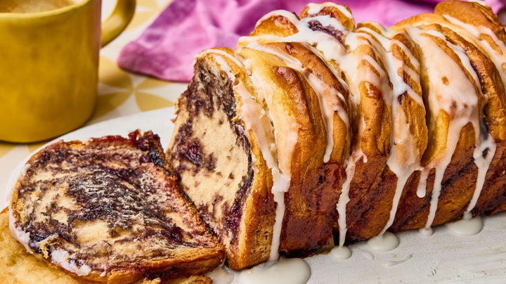 How to Make Lemon Blueberry Pull-Apart Bread