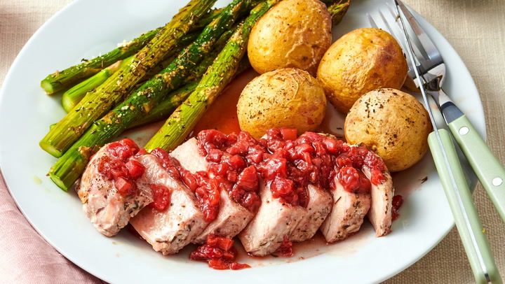 How to Make Strawberry Balsamic Glaze Pork Chops