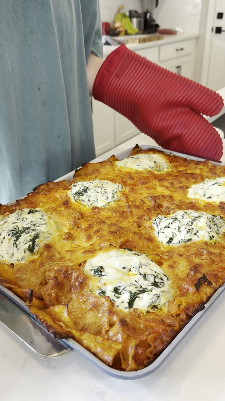 Classic Sheet Pan Lasagna Recipe