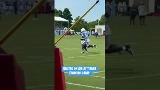 Greg Lewis coaching the men up. #tennesseetitans #widereceiver #carnelltate #wandalerobinson #nfl