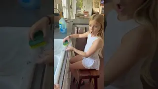 She was NOT expecting that! 😂😆🙊 #jokes #prank #funny
