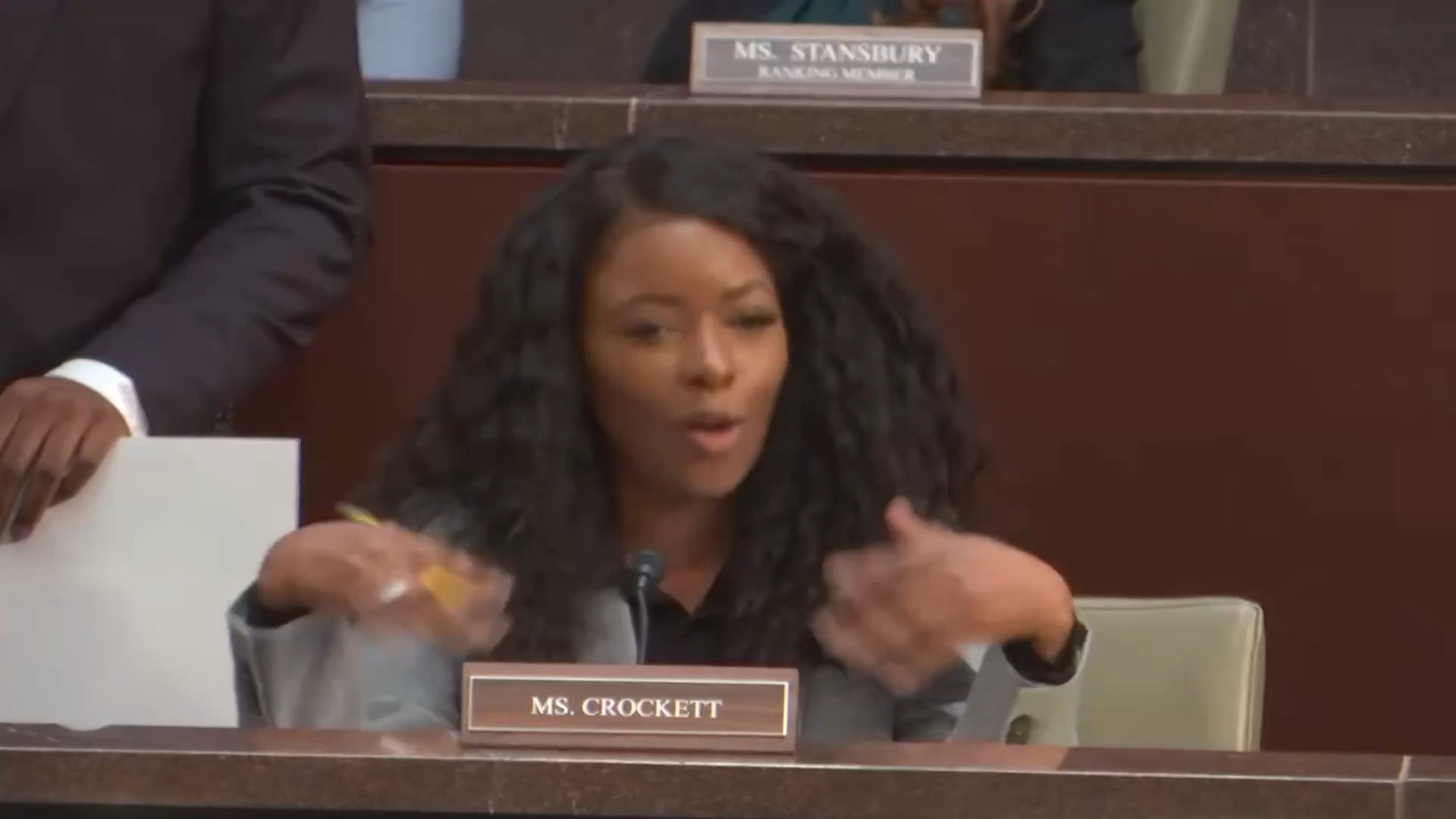 House Oversight - Rep. Jasmine Crockett (D-TX): “Trump has put a for sale sign on the lawn of the White House”
