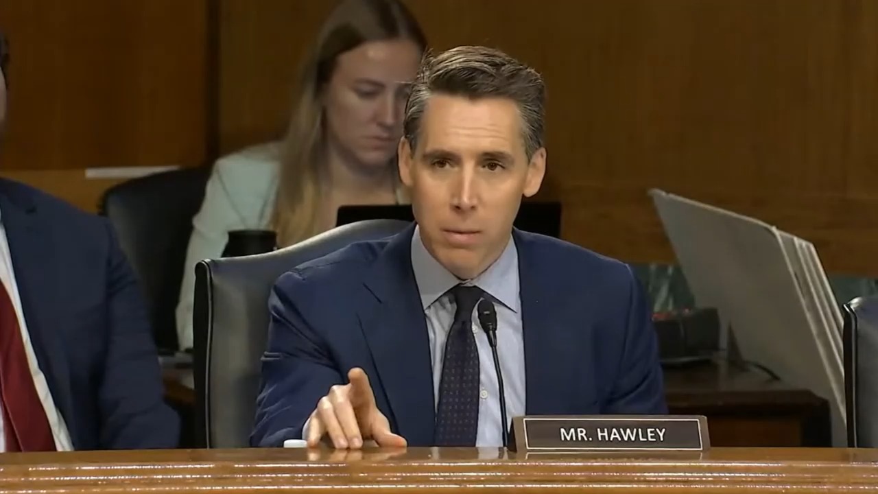 Senate Judiciary - Sen Hawley (R-MO): "I call on former President Biden and his staff - Release the documents"