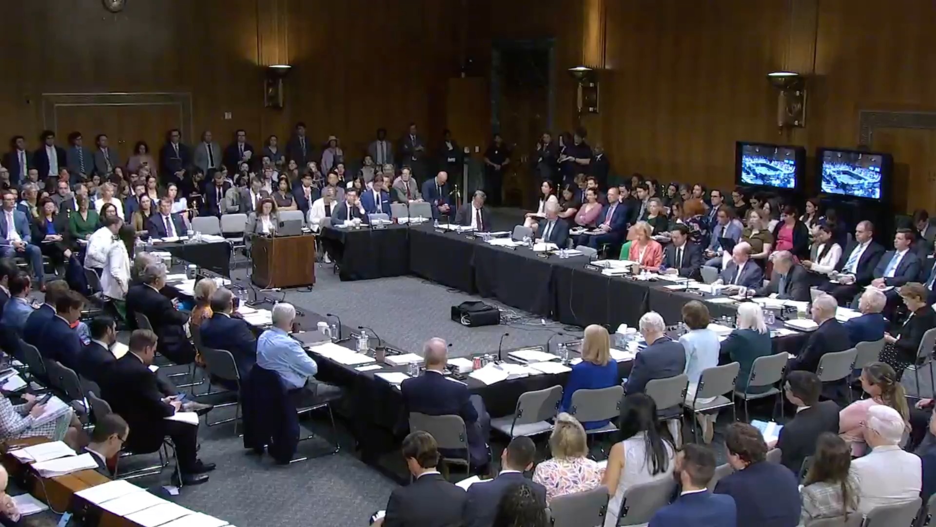 Senate Appropriation - Sen. Mullin (R-OK): “We’re micromanaging the FBI”