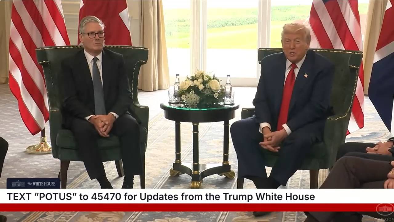 White House Meeting with UK - Pres. Trump on the war between Congo and Rwanda: "We solved it through trade".mp4